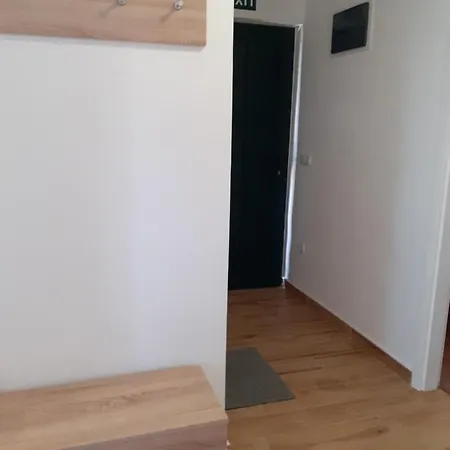 Jasa アパート プリモシュテン